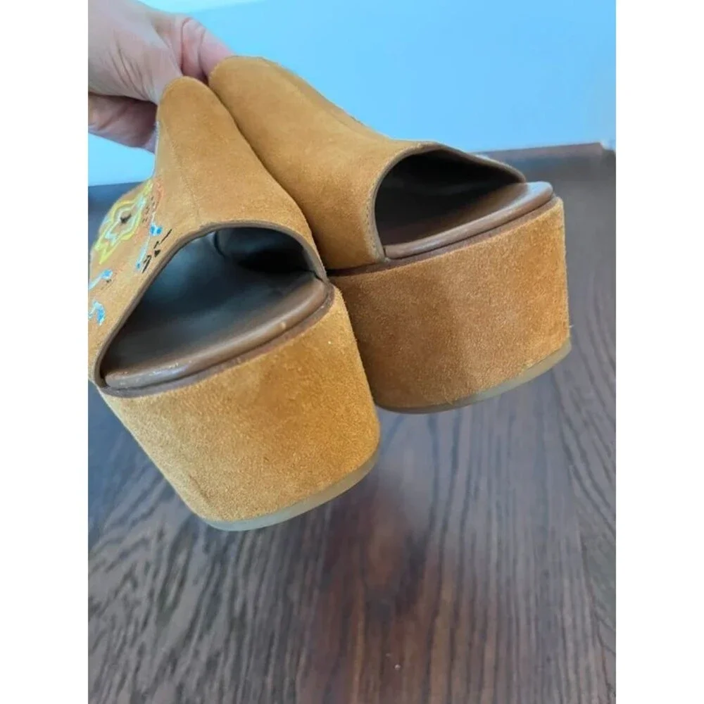 See by Chloe Embroidered Floral Platform Sandals Tan Size 39 GUC